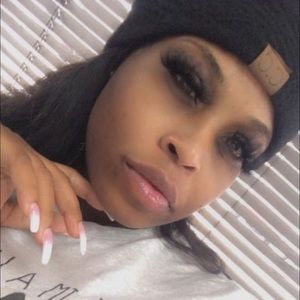 Meet your Posher, Tinna